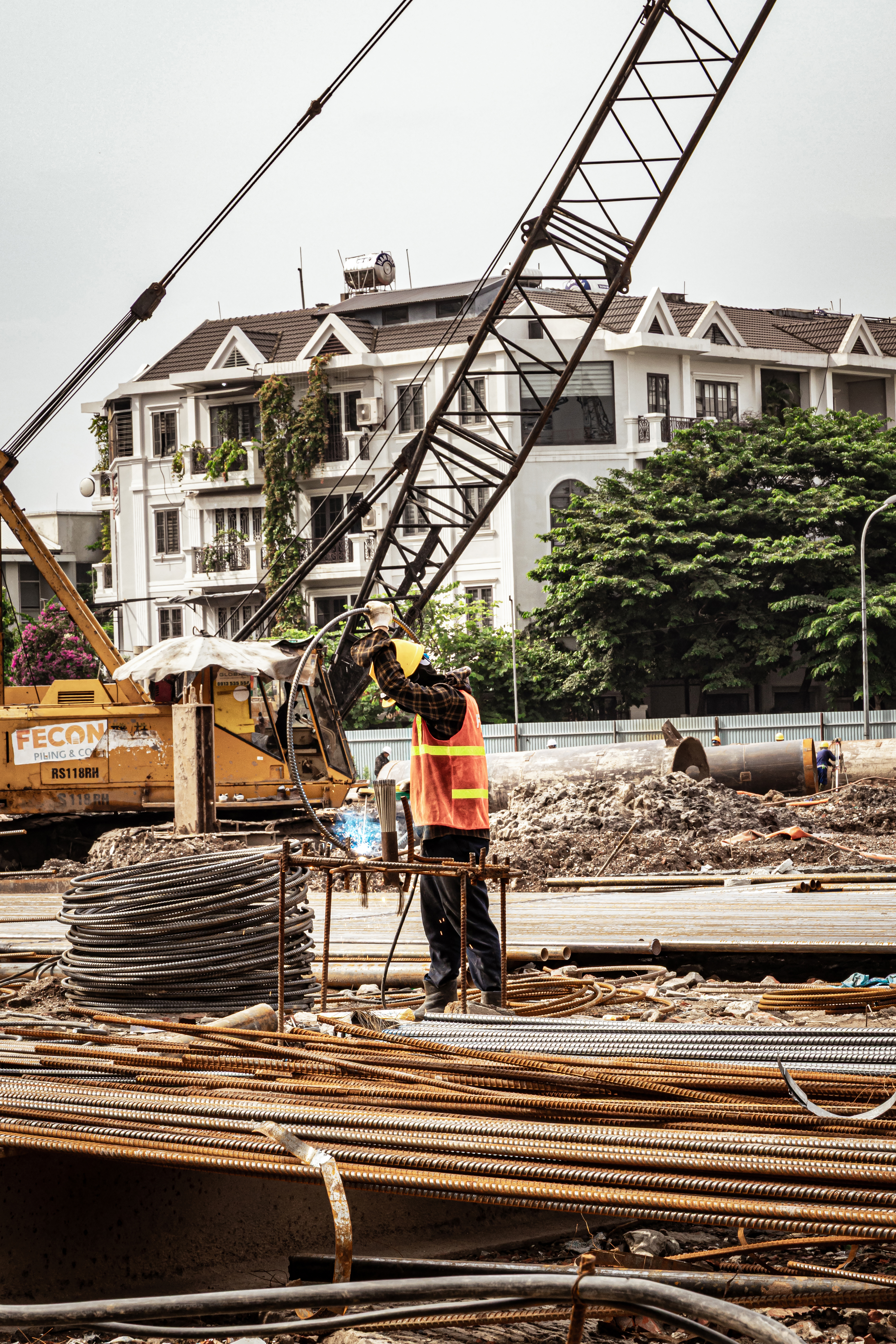 Những người dựng xây thành phố
